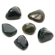 אבנים מוחלקות בצבעים שונים