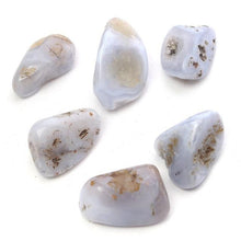 אבנים מוחלקות בצבעים שונים