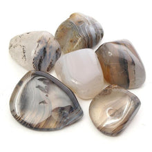 אבנים מוחלקות בצבעים שונים